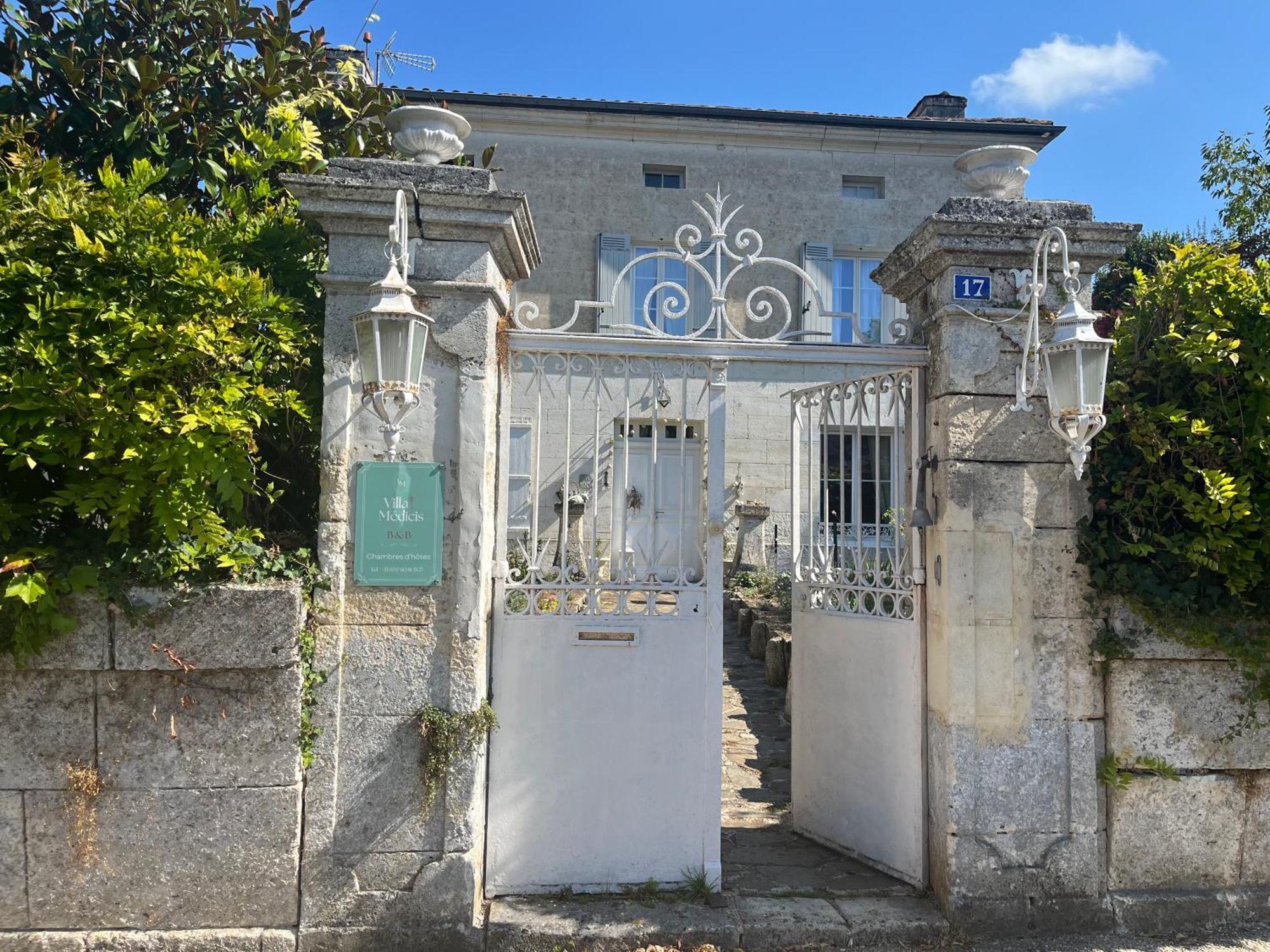 Villa Medicis Брантом Экстерьер фото